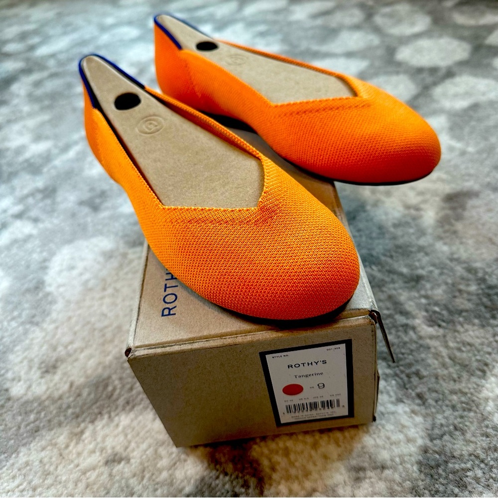 NIB Rothy’s Flats in Tangerine